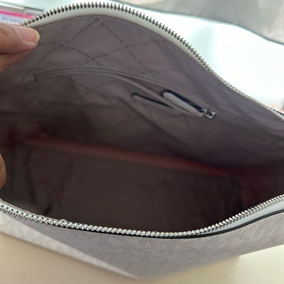 Michael Kors hobo bag - Picture 4 of 14